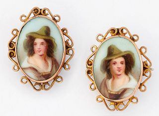 A PAIR OF 19TH CENTURY SMALL PORCELAIN BROOCHES, each oval 