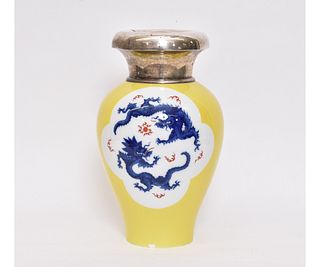 Schnauffer Dresden Vase