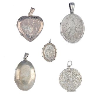 A selection of silver and white metal lockets. Of oval, circular and heart-shape outlines, most with