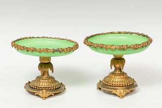 Pair of fruit bowls Napoleon III style, XIX century.
Gilded bronze and opaline.
