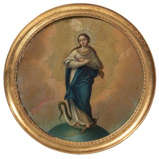 ANÓNIMO. Tondo miniatura de la Virgen del apocalipsis. Óleo sobre lámina de cobre. 8 cm diametro. Detalles de conservación. Enmarcada.