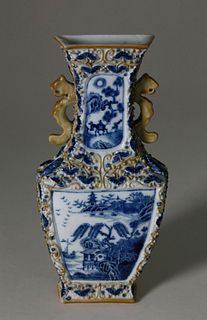 Chinese Export Porcelain Wall Pocket Vase, circa 1800