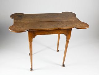 American Tiger Maple Porringer Top Queen Anne Table, circa 1780