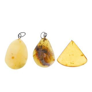 A selection of gem jewellery. To include a coral bead necklace, a garnet single-strand necklace and