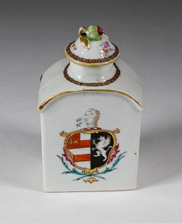Armorial China Trade Porcelain Tea Caddy and Cover, circa 1785