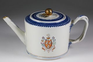 Chinese Export Armorial Porcelain Tea Pot, circa 1790