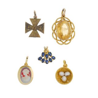 A selection of jewellery. To include a sapphire and diamond pendant, a late 19th century engraved Ma