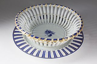 Chinese Export Porcelain Reticulated Fruit Basket and Underplate, circa 1790-1800