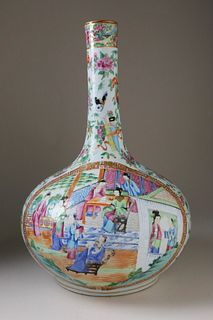Chinese Export Rose Mandarin Bottle Vase, circa 1830-40