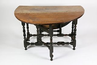 American William and Mary Gate Leg Drop Leaf Dining Table, 18th Century