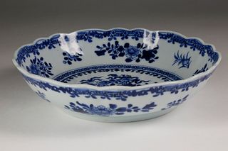 Chinese Export Porcelain Blue Shallow Bowl, circa 1760-1770