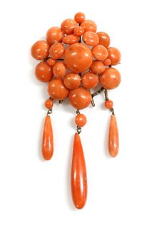 A Victorian coral cluster brooch/pendant,