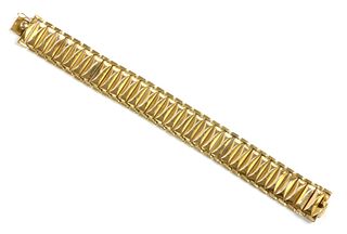An Italian gold bracelet, c.1955-1965,