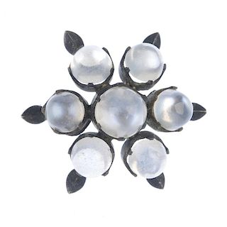 A selection of jewellery. To include a circualr moonstone cabochon cluster brooch, together with a L