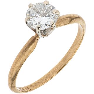ANILLO SOLITARIO CON UN DIAMANTE EN ORO AMARILLO Y BLANCO DE 14K | SOLITAIRE RING WITH A DIAMOND IN WHITE AND YELLOW 14K GOLD
