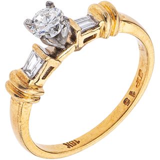 ANILLO CON DIAMANTES EN ORO AMARILLO DE 18K Y PLATA | RING WITH DIAMONDS IN 18K YELLOW GOLD AND SILVER