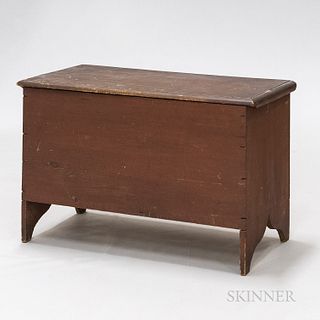 Country Pine Red-painted Six-board Chest