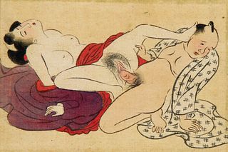   Shunga-Leporello mit 12 handgemalten erotischen Motiven auf Textil in Aquarell und Tusche. Japan. Meiji (1868-1912). Ca. 216 x 11,5 cm.