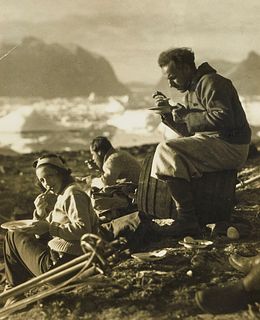   "Sammlung von 13 Photographien vom Drehort des Spielfilms ""S.O.S. Eisberg"" aus den Jahren 1932/1933 (mit Leni Riefenstahl in der Hauptrolle). Silb