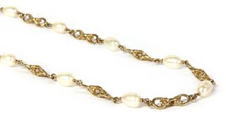 A 9ct gold cultured freshwater pearl necklace,