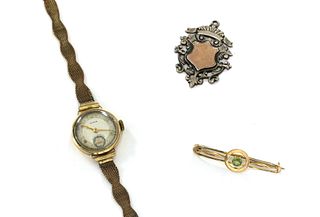 A ladies' 9ct gold Cyma mechanical bracelet watch,
