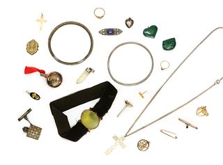 A quantity of jewellery,