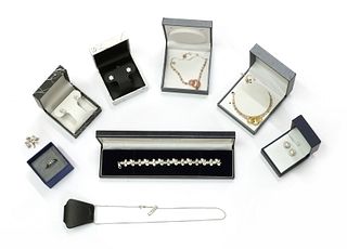 A small quantity of silver jewellery,
