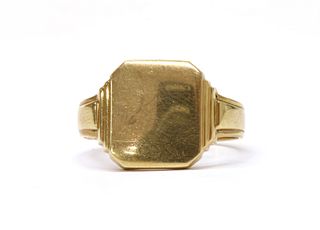 A Dutch gold signet ring,