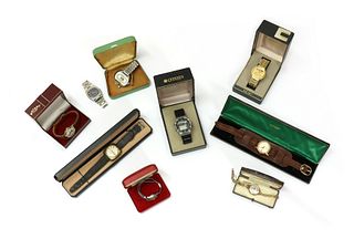 A quantity of watches,