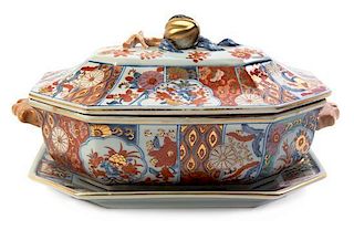 * A Chinese Export Porcelain Tureen and Tray, Width of tureen 16 1/2 inches.
