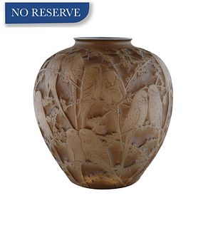 CIRCA 1935 CONSOLIDATED VASE AFTER LALIQUE