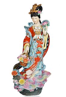 LARGE CHINESE PORCELAIN FIGURINE OF POSSIBLY THE GODDESS MAZU 