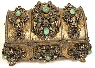RENAISSANCE STYLE FOOTED JEWELRY CASKET