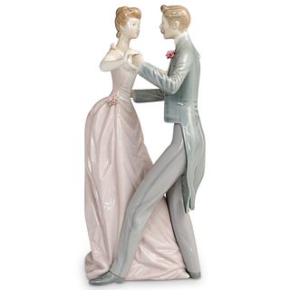 Lladro "Anniversary Waltz" #1372 Porcelain Figurine