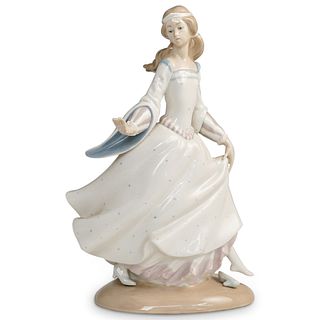 Lladro "Cinderella" #4828 Porcelain Figurine