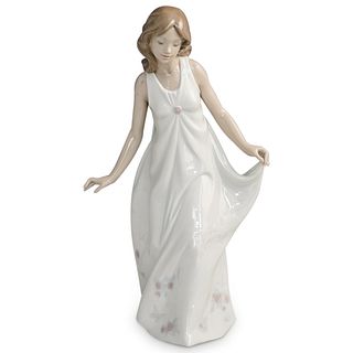Lladro "Wonderful Mother" #6975 Porcelain Figurine