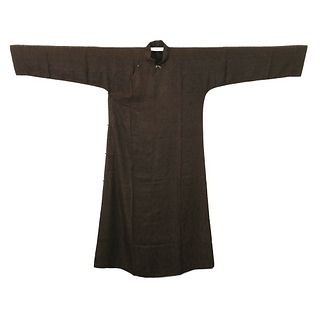 A CARAMEL-GROUND EMBROIDERED ROBE