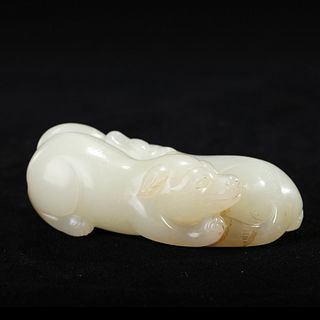 A WHITE JADE 'DOUBLE BADGER' GROUP