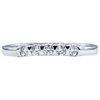 Classic Diamond Band in 18kt White Gold