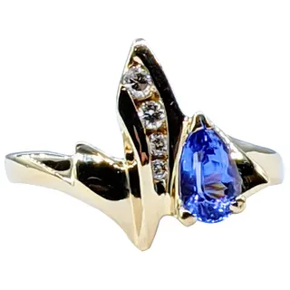 Stylish Tanzanite & Diamond Fashion Ring