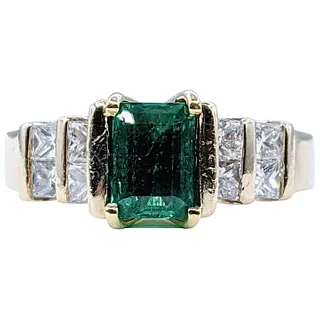 Exquisite Emerald & Diamond Ring