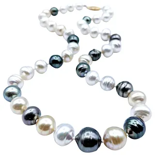 Beautiful Multicolored Cultured Pearl Necklace