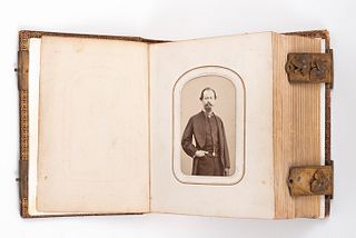 Tarjetas de Visita de Generales del Segundo Imperio. Finales del S. XIX. Retratos de Miguel Miramón, Ramón Méndez... En álbum.