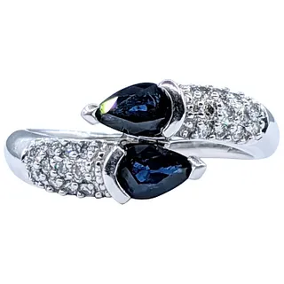 Stunning Sapphire & Diamond Crossover Ring
