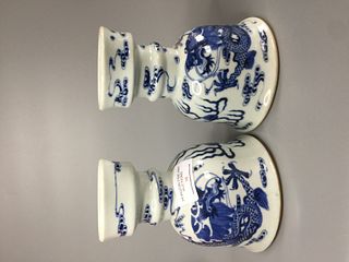 A PAIR OF CHINESE BLUE AND WHITE CANDLE HOLDER ,DECORATED DRAGONS,H 15CM