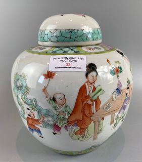 LARGE CHINESE FAMILLE ROSE PORCELAIN GINGER JAR ,HAND PAINTED FIGUES ,H21CM