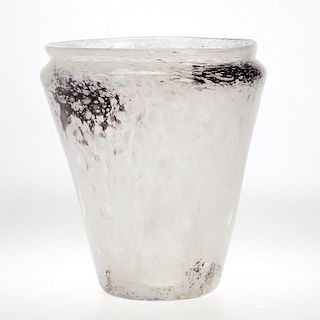 Large Steuben cluthra glass vase