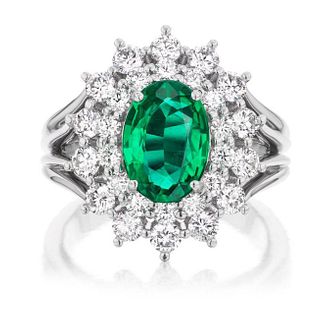 CLUSTER DIAMOND AND EMERALD RING