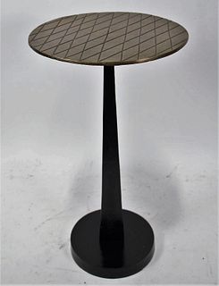 SMALL ROUND SIDE TABLE