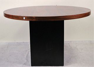 CONTEMPORARY ROUND TABLE